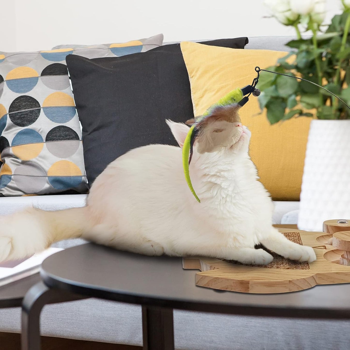 Petest Interactive Cat Toy Natural Sisal Cat Scratcher Toy with Catnip Balls, Owl Design