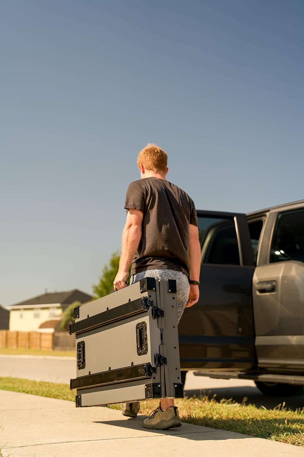 Heavy Duty Fully Collapsible Powder-Coated Aluminum Dog Crate - Medium (White)